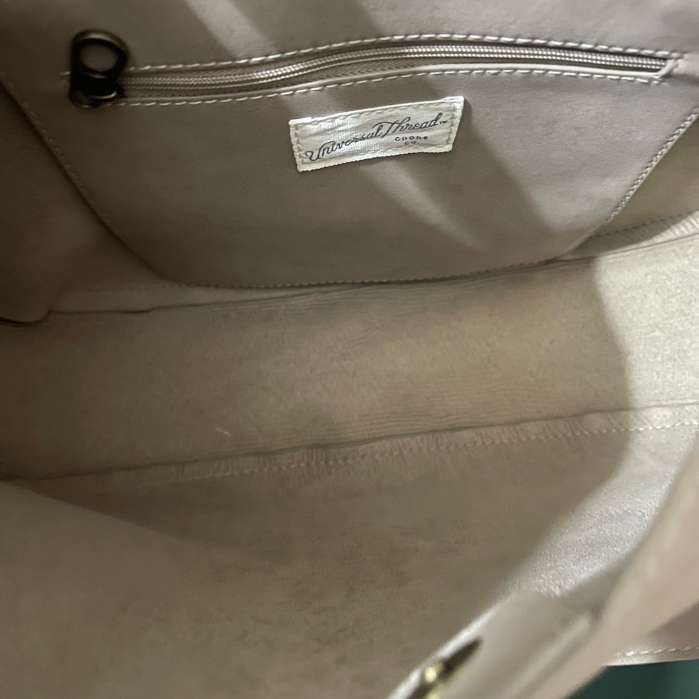 New! Universal Thread - image 3